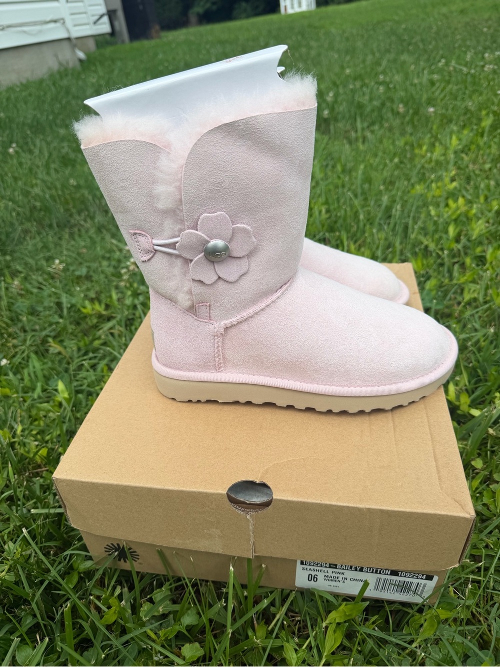UGG Rare Bailey Button Poppy boots Seashell Pink